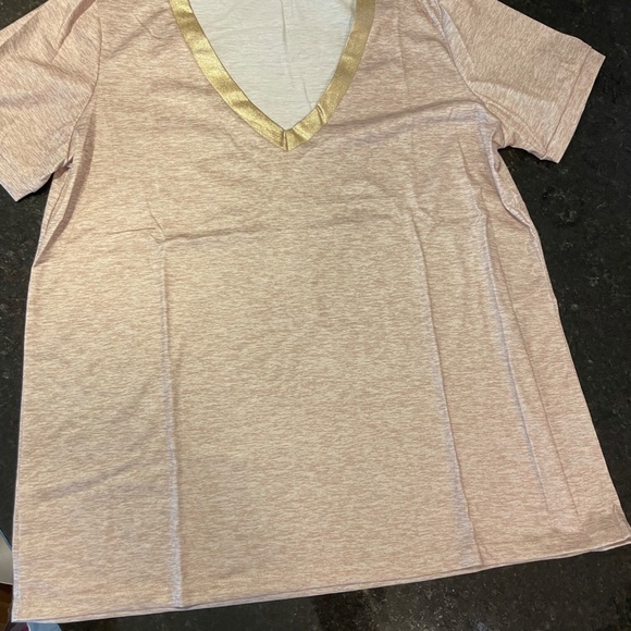 New V-Neck Shirt Sleeve color block T-Shirt - Picture 3 of 5